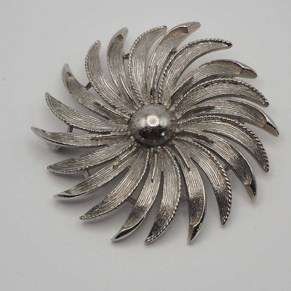 Lisner Brooch Sunburst Starburst Pin Silver Tone Textured Flower Cinch Clip VTG